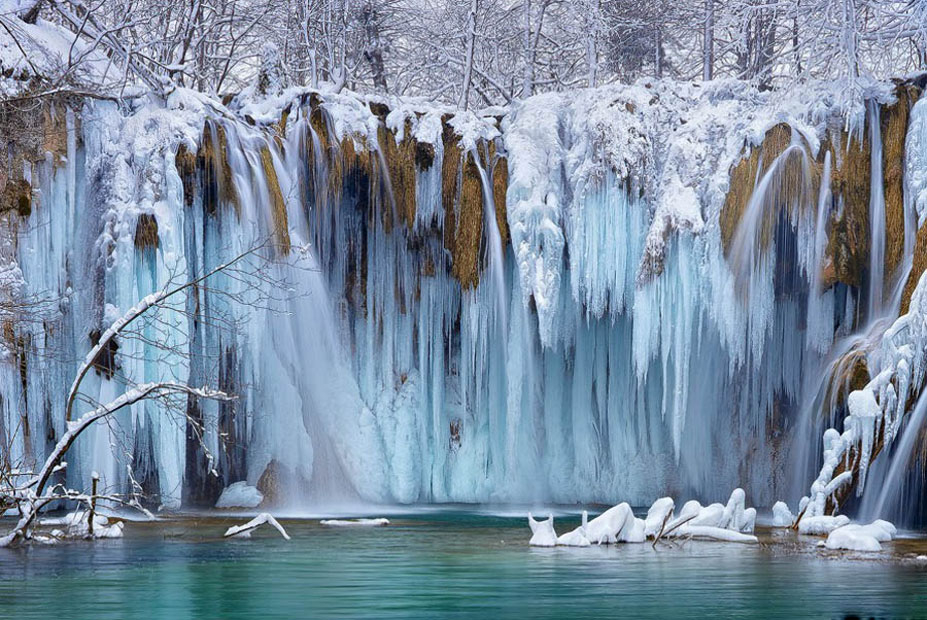 Завораживающая красота заледеневших водопадов