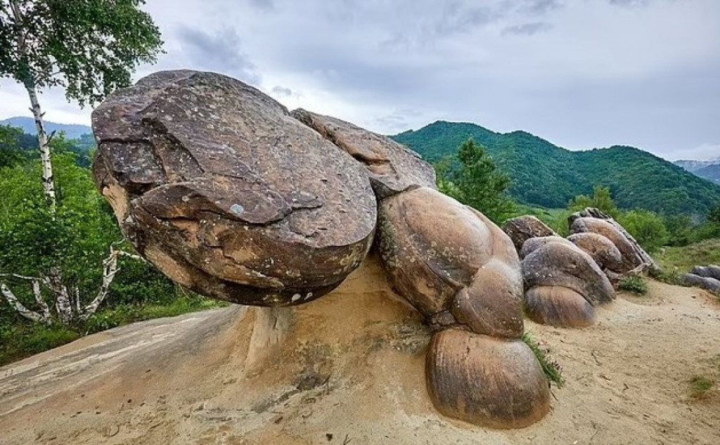 Трованты — удивительные «живые» камни Румынии, поставившие ученых в тупик